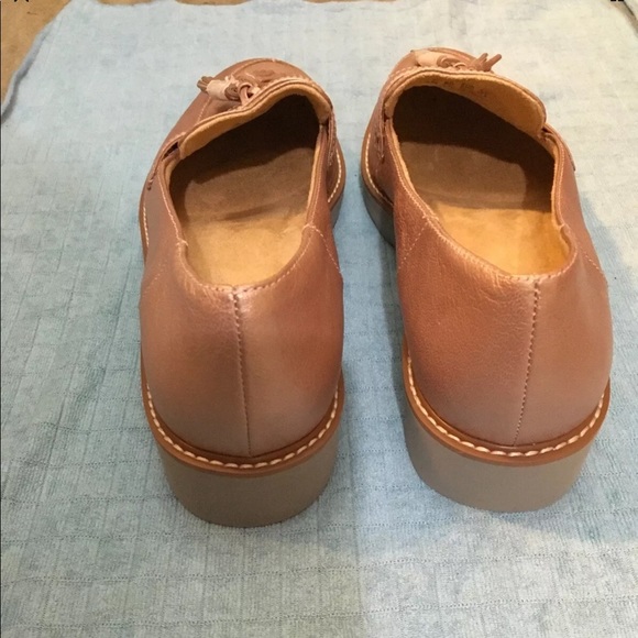 NATURALIZER AUGUST ROSE GOLD LOAFER SHOES . - Picture 3 of 8